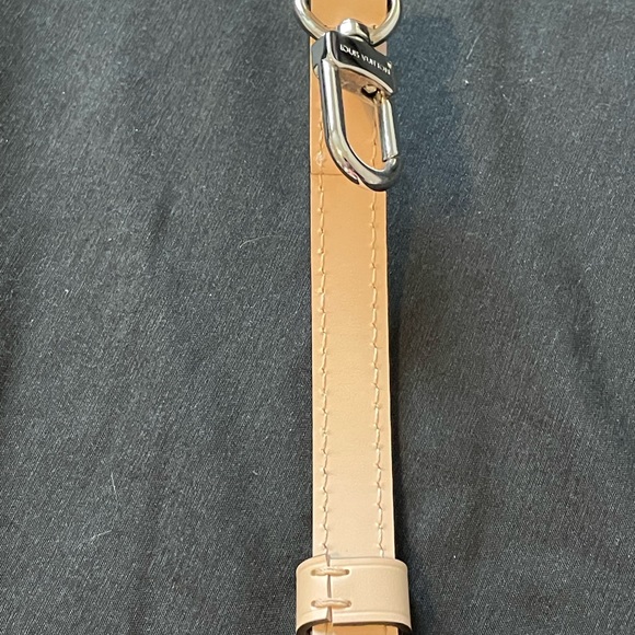 Louis Vuitton/ Dune colored strap with silver hardware. - Picture 12 of 12